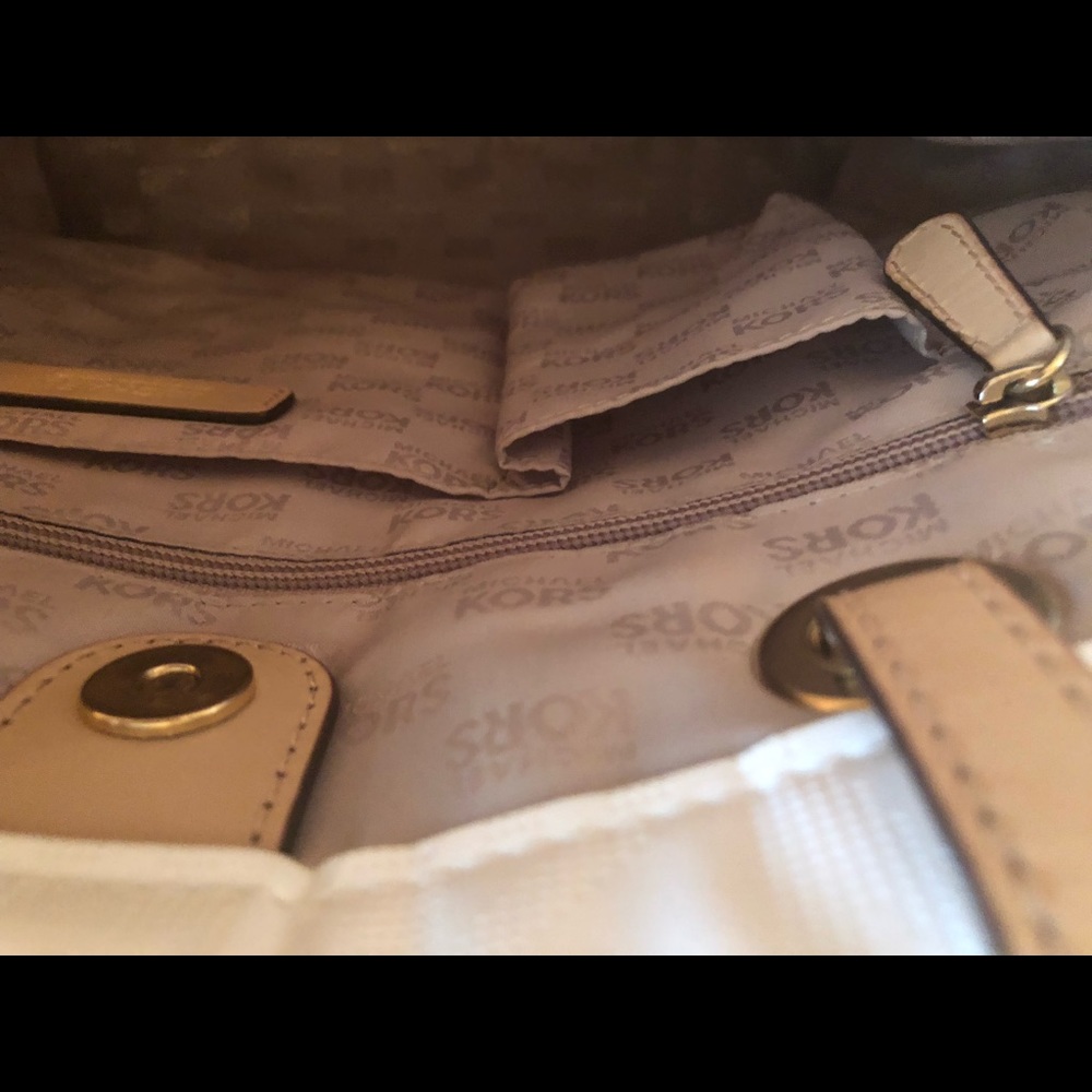 Handbag - Picture 3 of 5